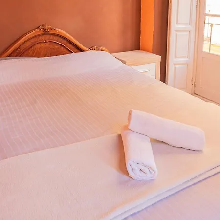 Private Rooms In Historic Building On The Square Málaga Buitenkant foto