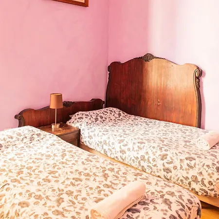 Private Rooms In Historic Building On The Square Málaga Buitenkant foto