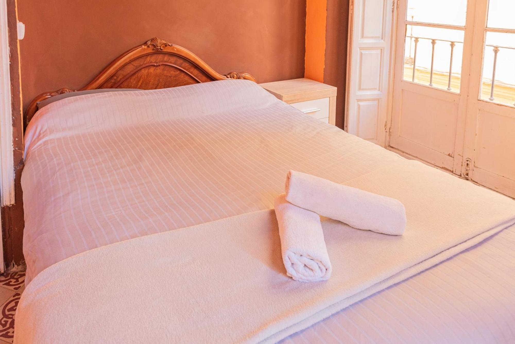 Kwatera prywatna Private In Historic Building On The Square Malaga