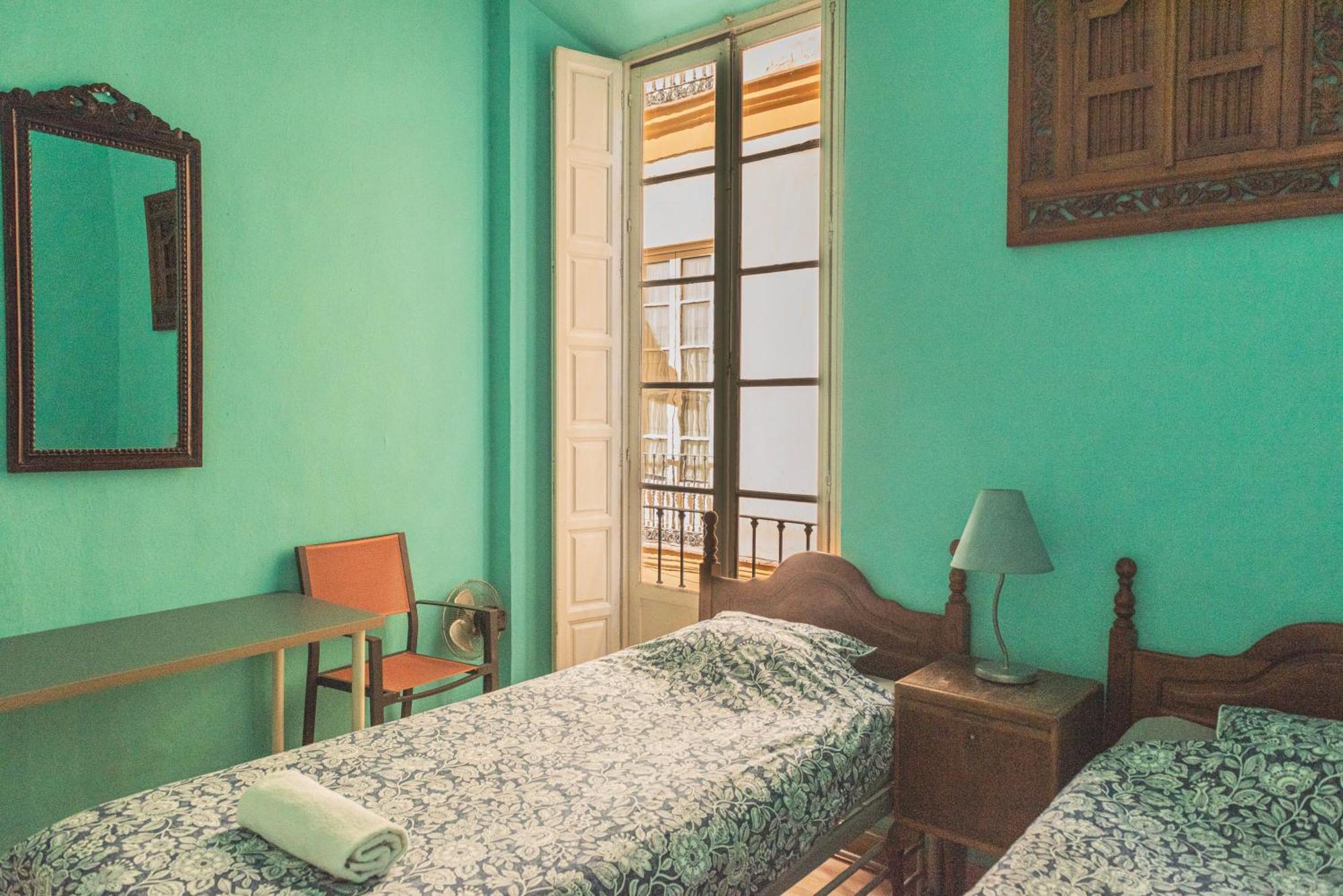 Kwatera prywatna Private In Historic Building On The Square