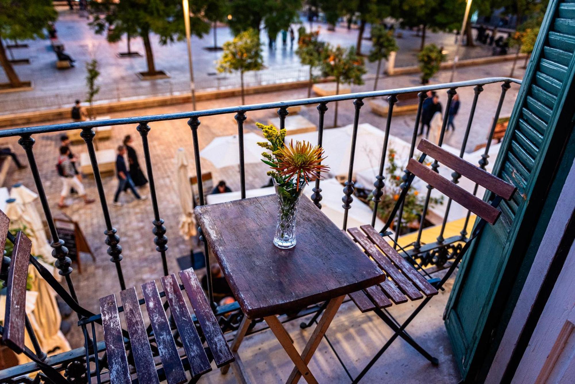 Kwatera prywatna Private In Historic Building On The Square *