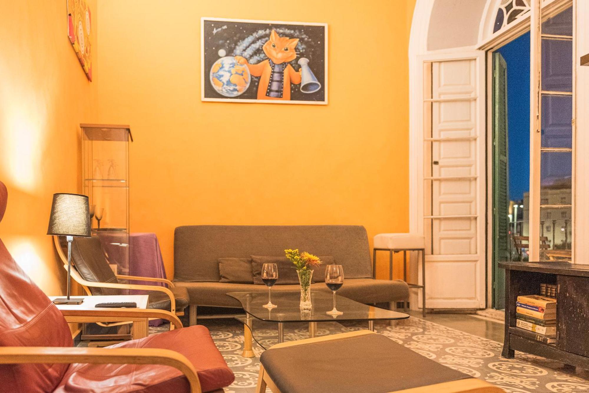 Kwatera prywatna Private In Historic Building On The Square